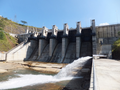 スリランカ・アッパーコトマレ水力発電