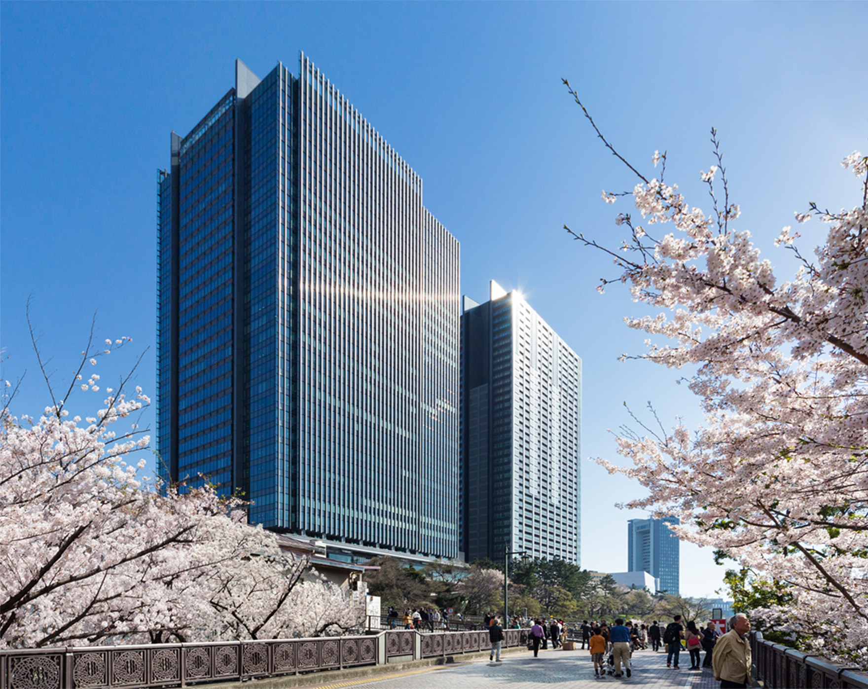 外濠側からの全景