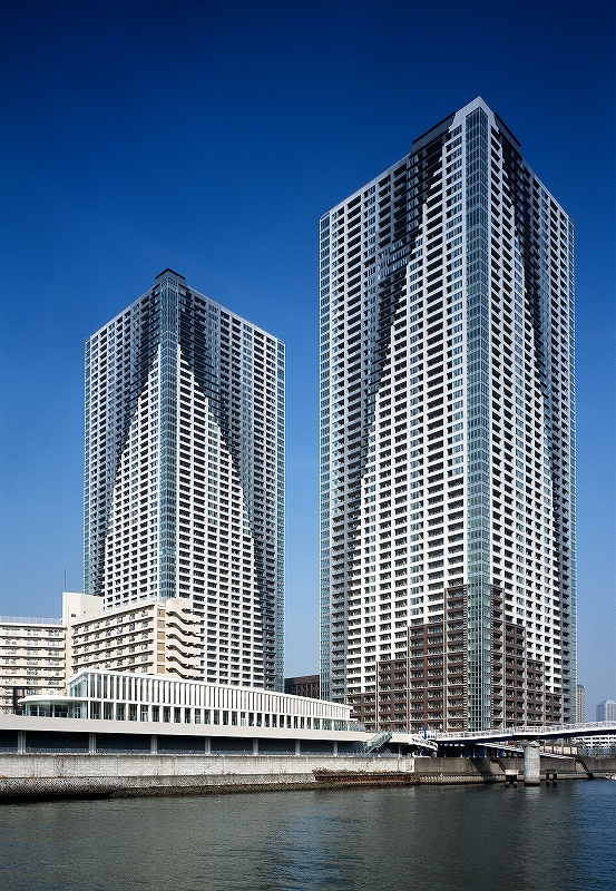 THE TOKYO TOWERS